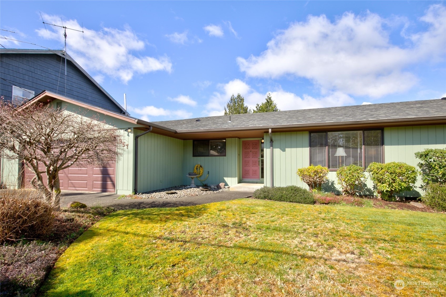 Property Photo:  957 N Thornton Street  WA 98520 