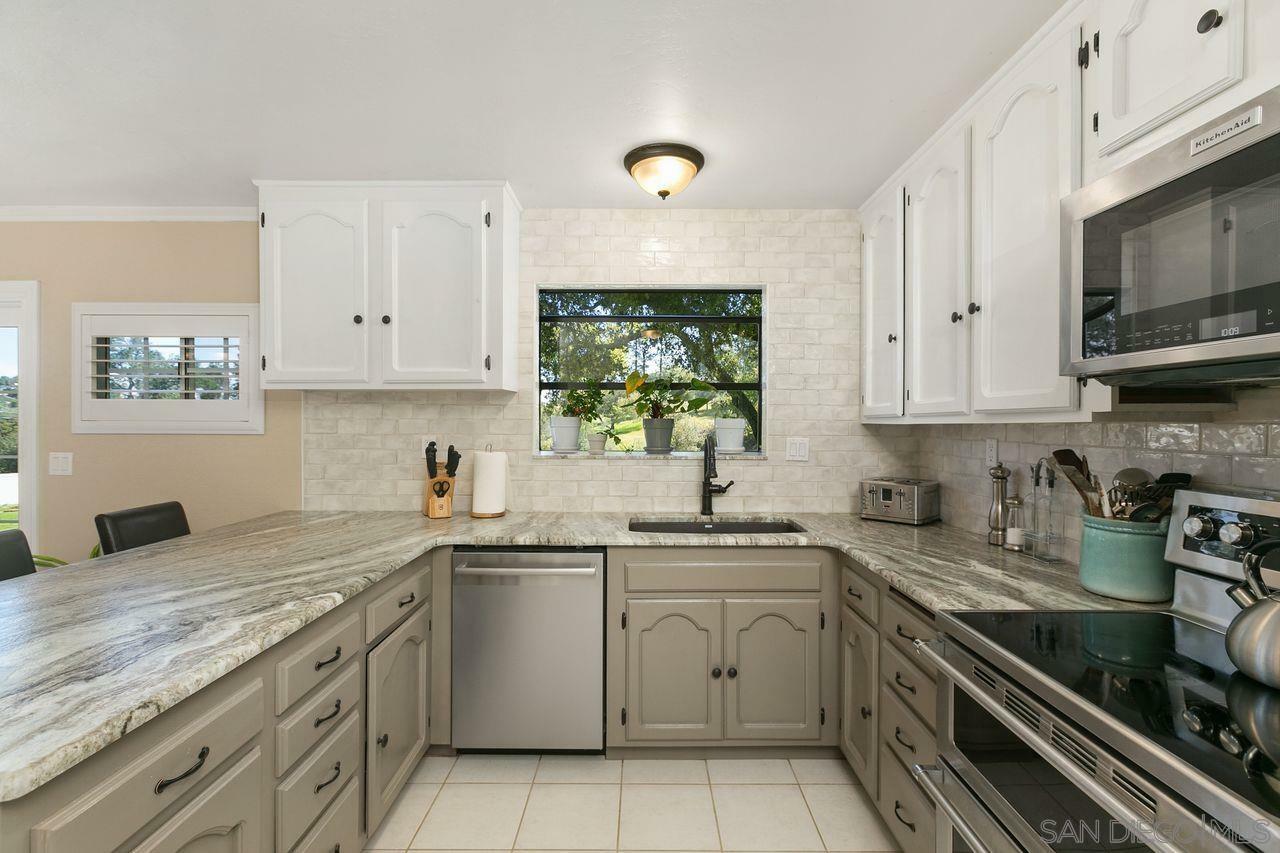 Property Photo:  16075 Kay Dee Ln  CA 92065 