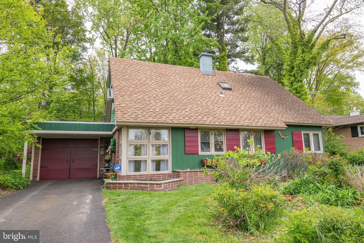 Property Photo:  27 Terrace Road  PA 19056 