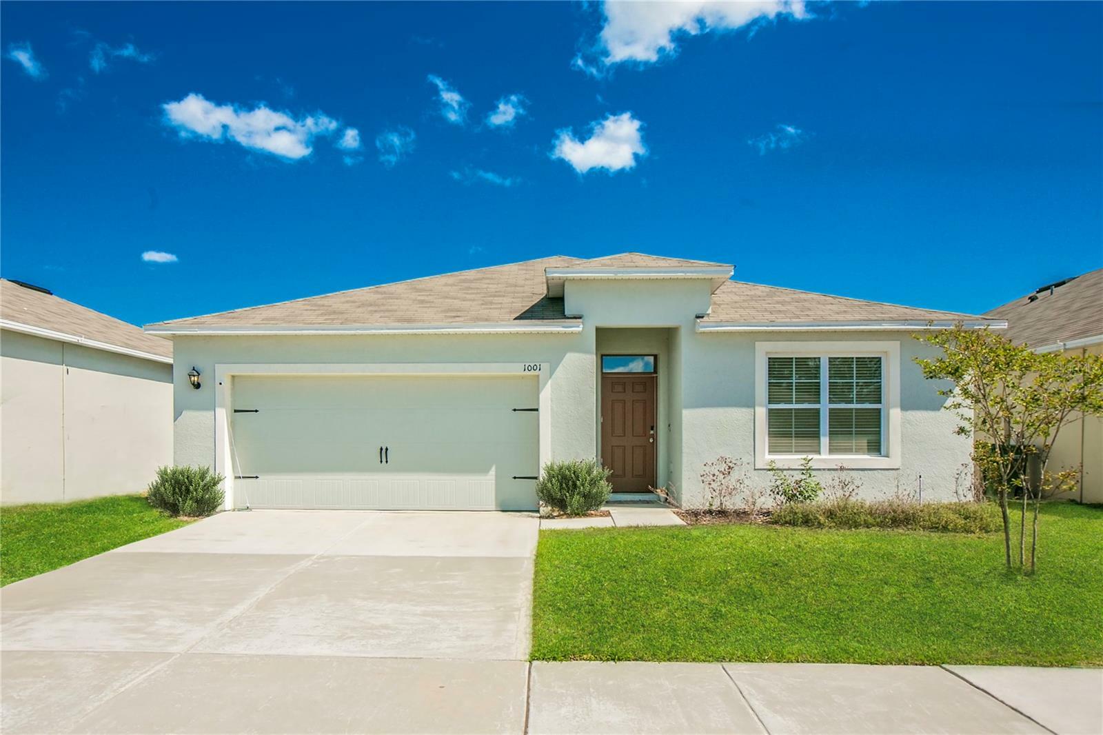 Property Photo:  1001 Cambridge Drive  FL 33881 