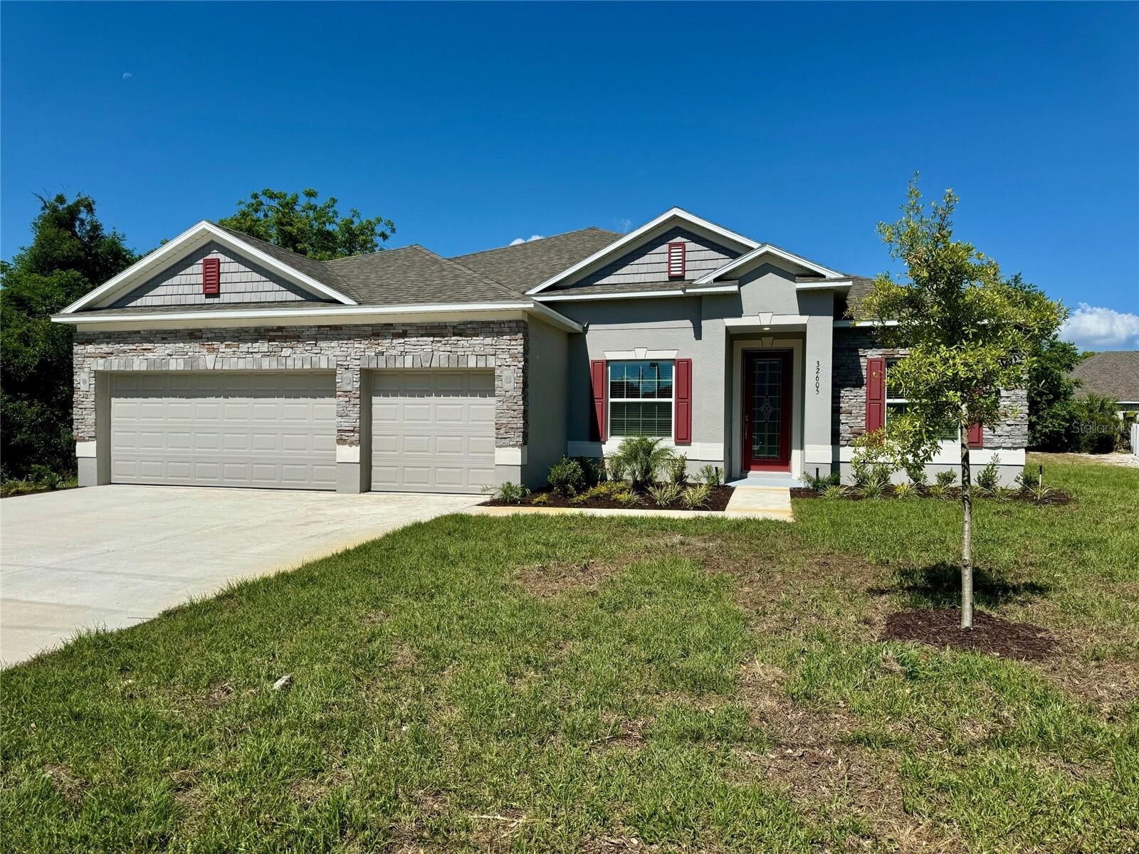 Property Photo: 32605 Purdum Avenue E FL 34788