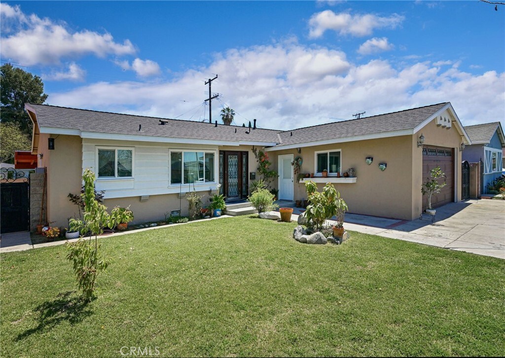 Property Photo:  17214 Balfern Avenue  CA 90706 