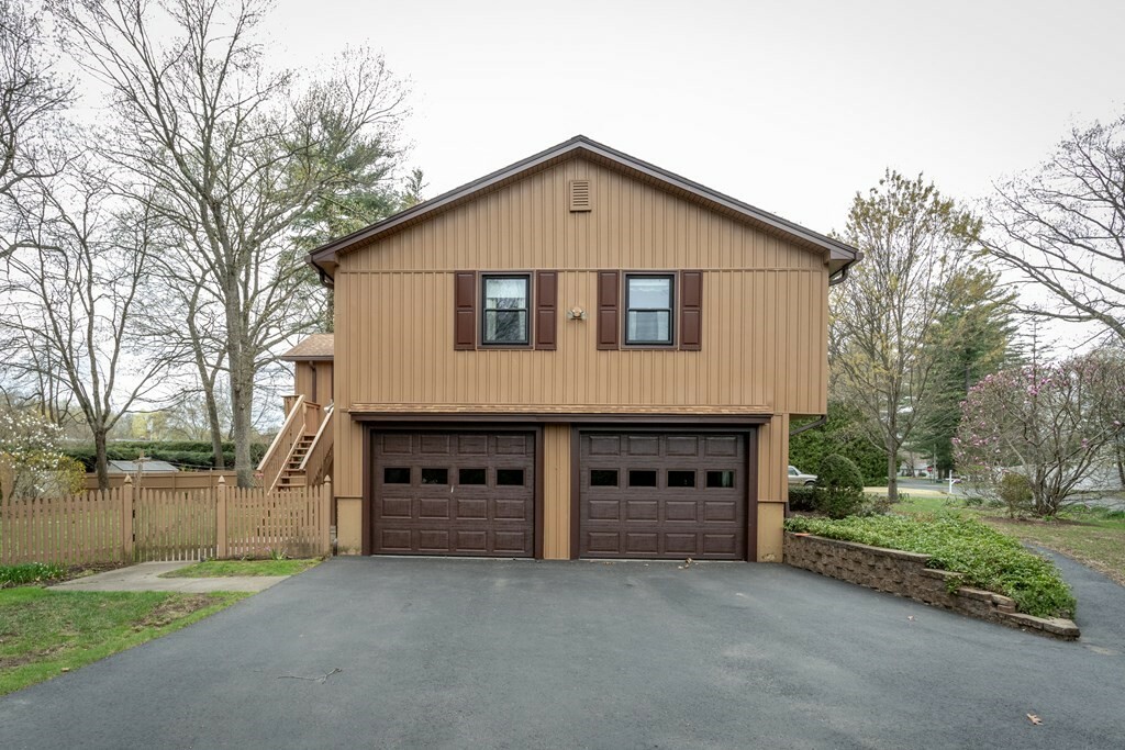 Property Photo: 11 Sunbriar Dr MA 01085