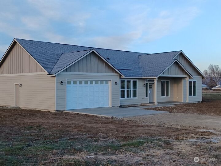 Property Photo:  102 Memphis Road  WA 98926 