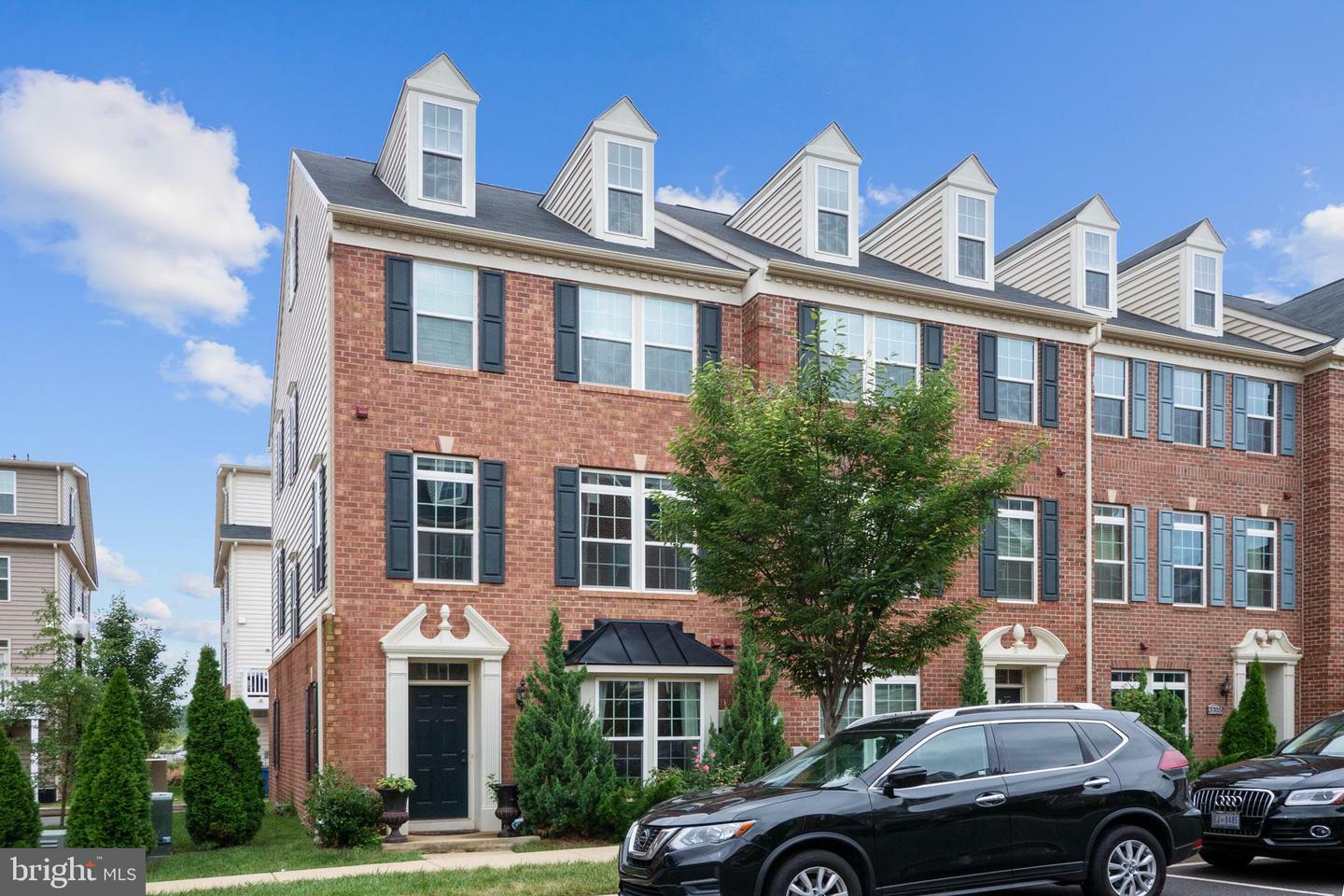 Property Photo: 3709 Hansberry Court NE DC 20018