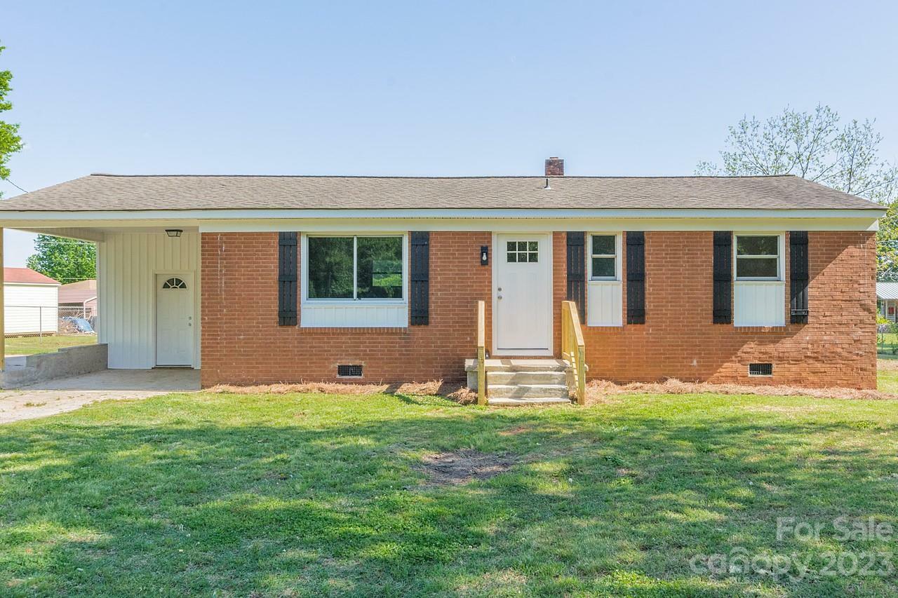 Property Photo: 157 Front Street 12 NC 27295