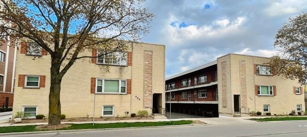 Property Photo: 409 Lathrop Avenue 1D IL 60305