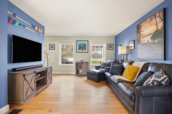 Property Photo:  5 Fairchild Ct  MA 01463 