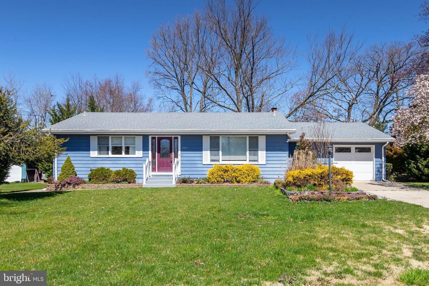 Property Photo: 1060 Byrd Drive NJ 08096