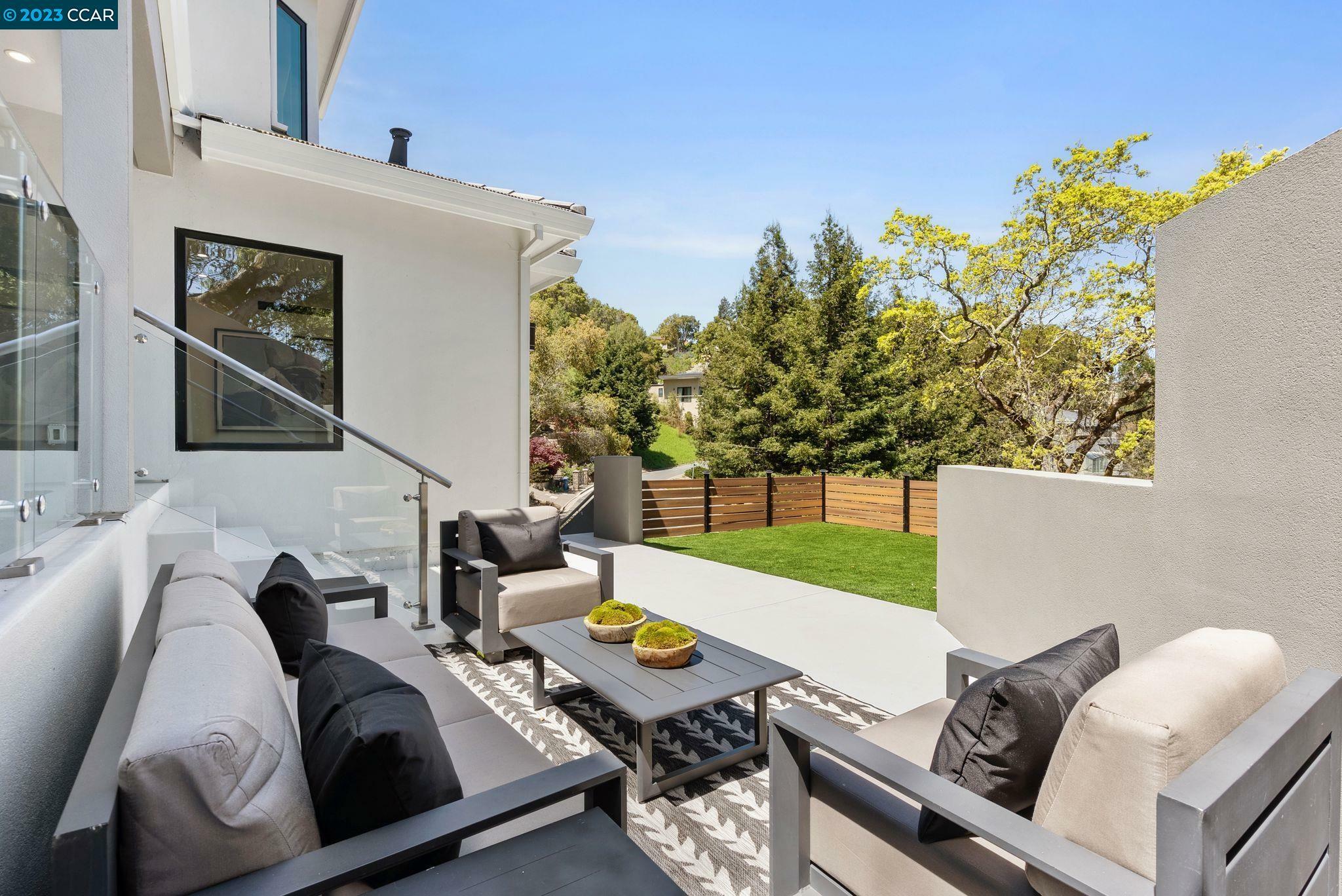 Property Photo: 44 Oak Rd CA 94563