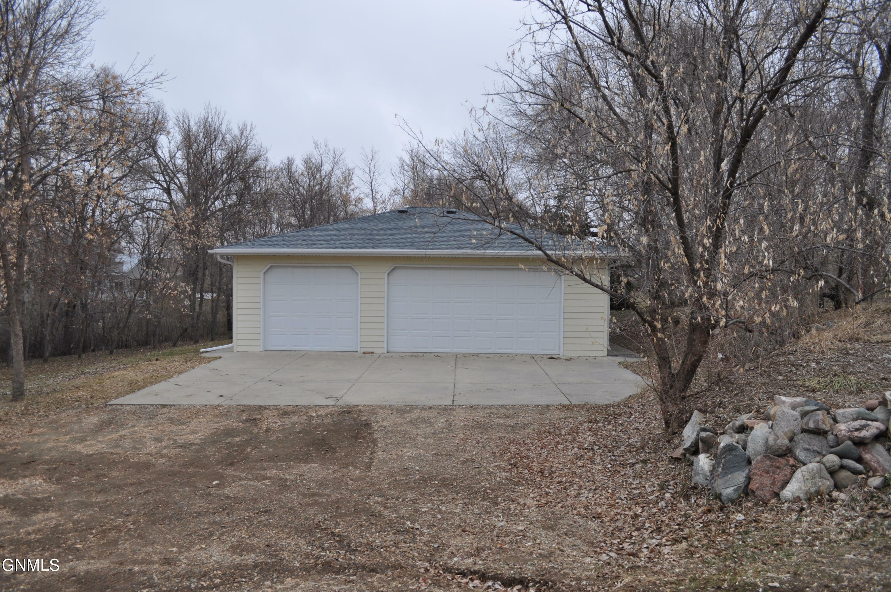 Property Photo:  601 52nd Street NE  ND 58501 