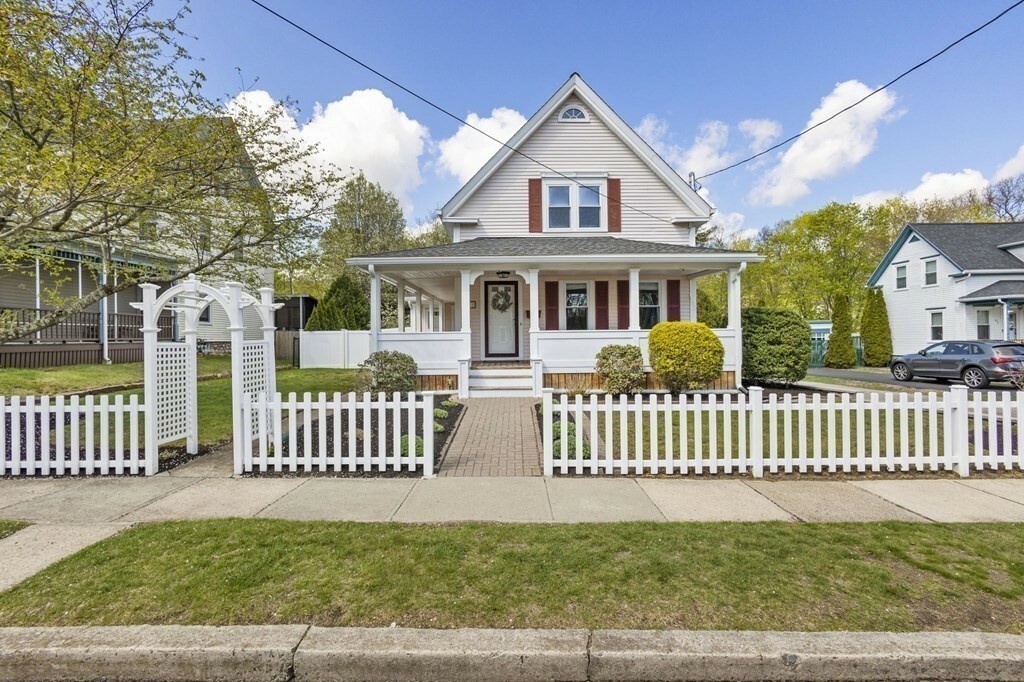 Property Photo:  52 Alden Street  MA 02382 