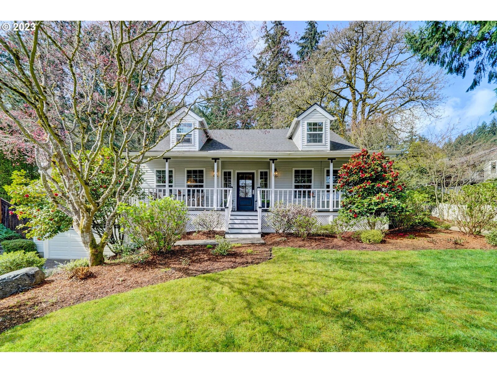 Property Photo:  18270 Upper Midhill Dr  OR 97068 