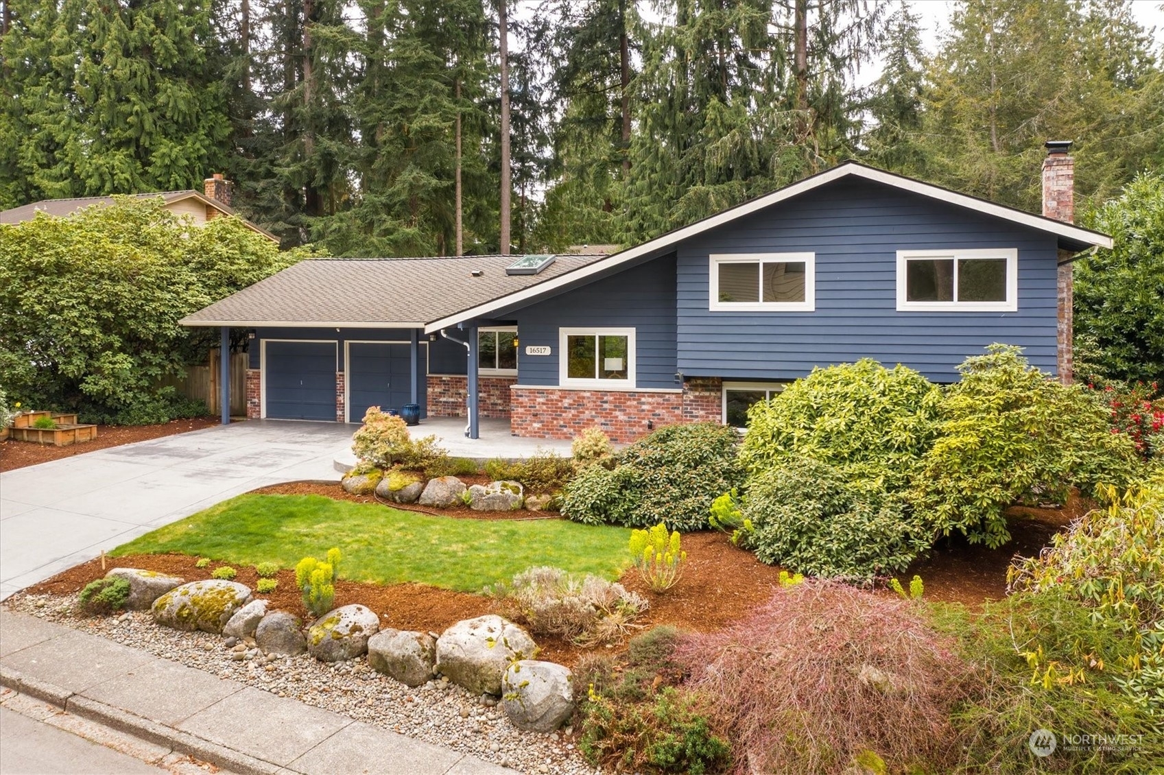 Property Photo: 16517 SE 21st Place WA 98008
