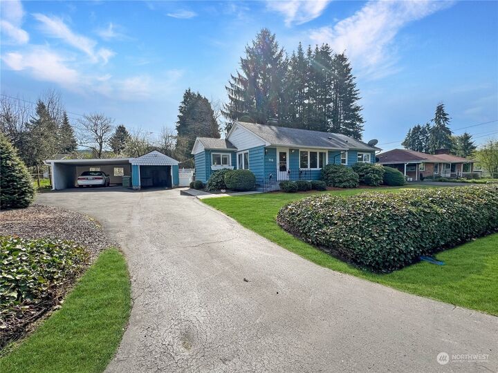 Property Photo: 716 Woodard Avenue NE WA 98611