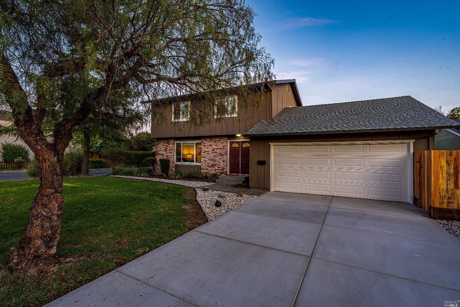Property Photo:  5124 Oak Park Way  CA 95409 
