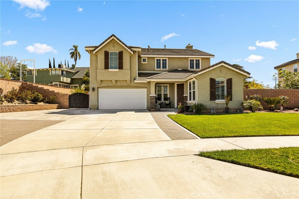 Property Photo: 325 Deodar Street CA 92374