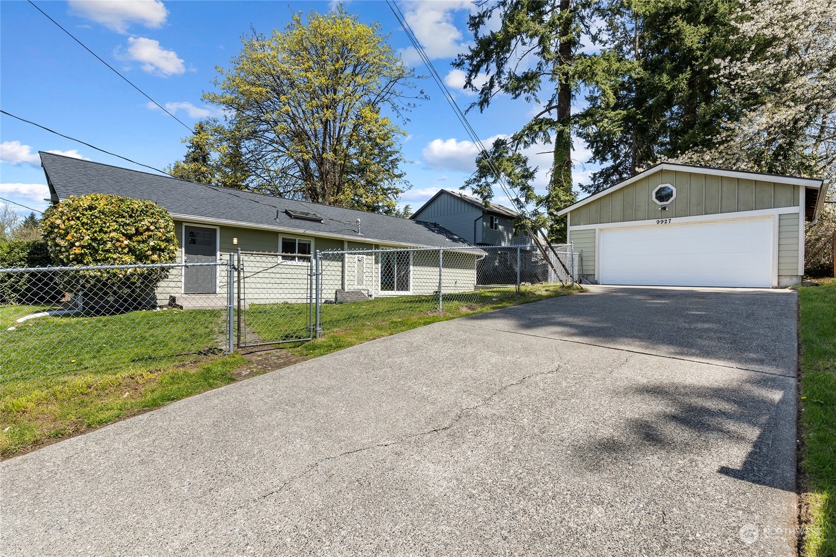 Property Photo:  9927 Yakima Avenue S  WA 98444 