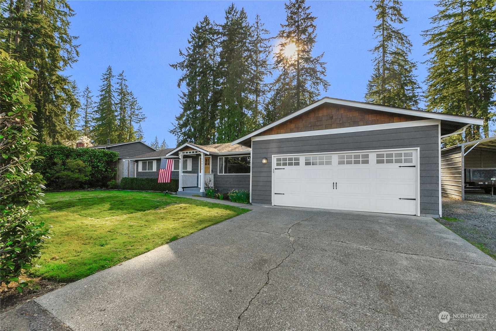 Property Photo:  15412 Cascadian Way  WA 98087 