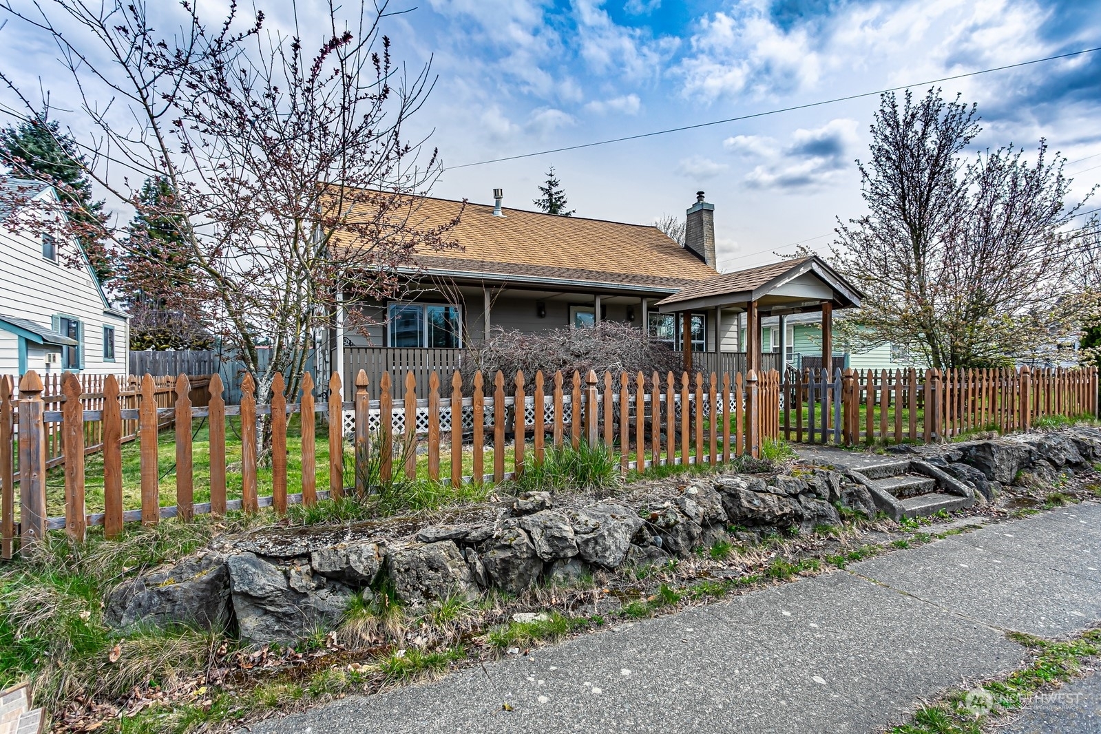 Property Photo:  7641 S Yakima Avenue  WA 98408 