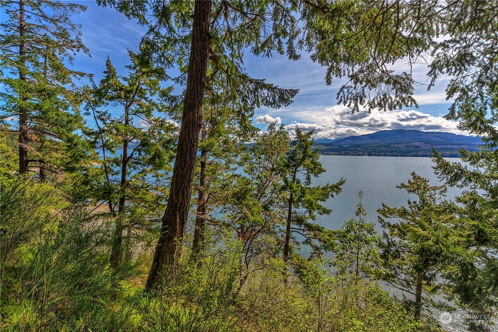 Property Photo:  611 Lane De Chantal  WA 98368 