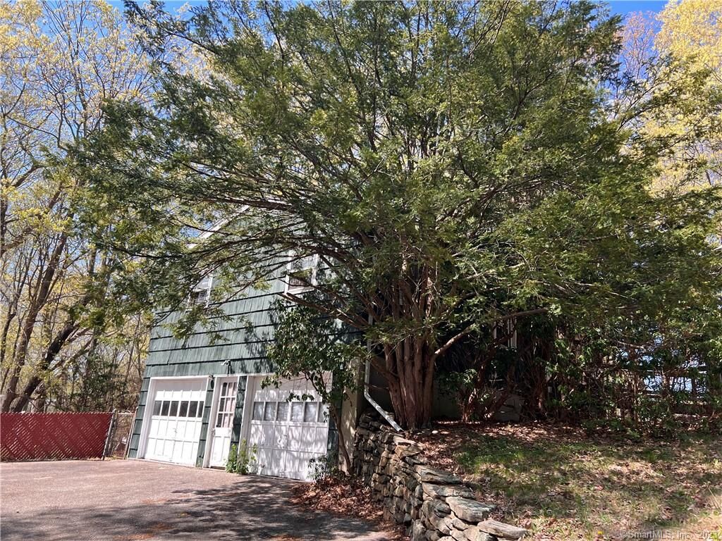 Property Photo:  40 Pine Street  CT 06484 