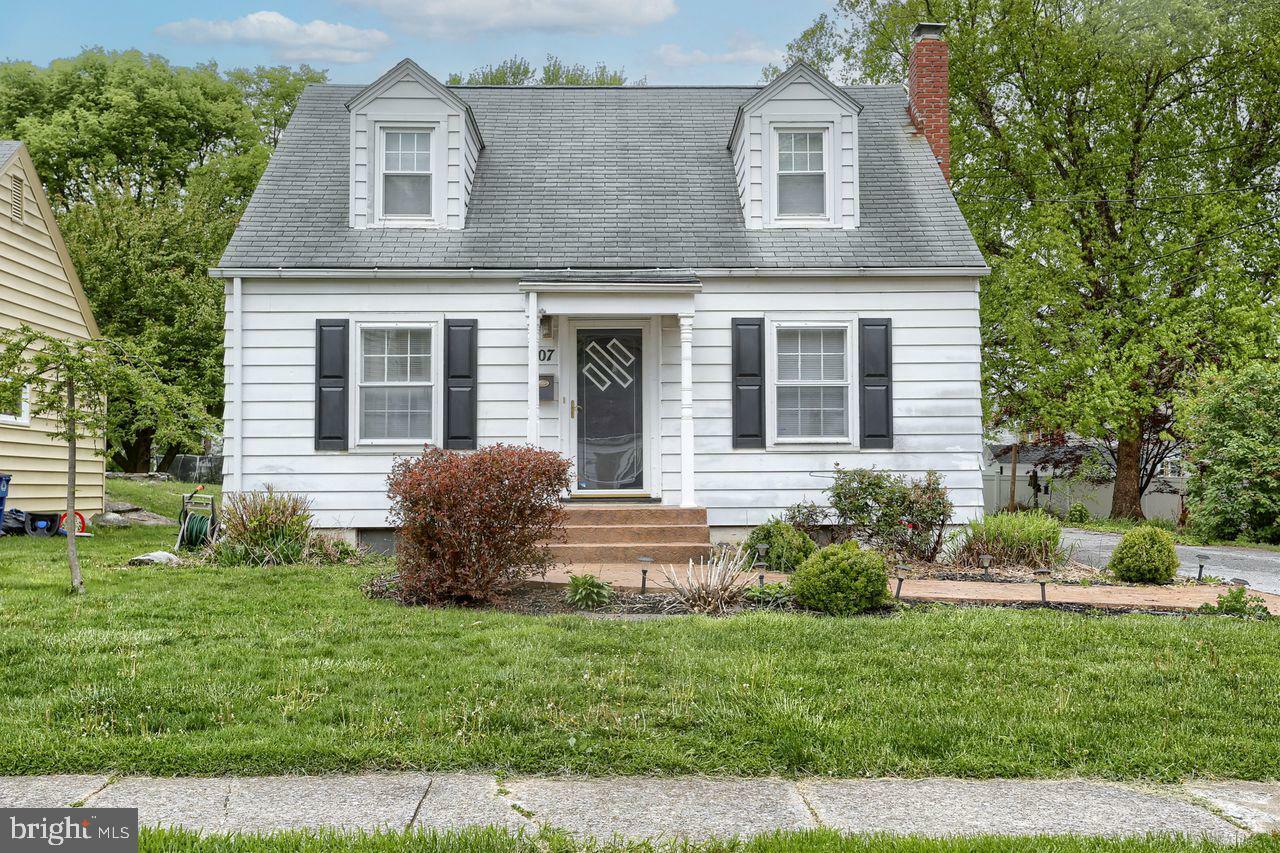 Property Photo:  207 Clark Street  PA 17043 