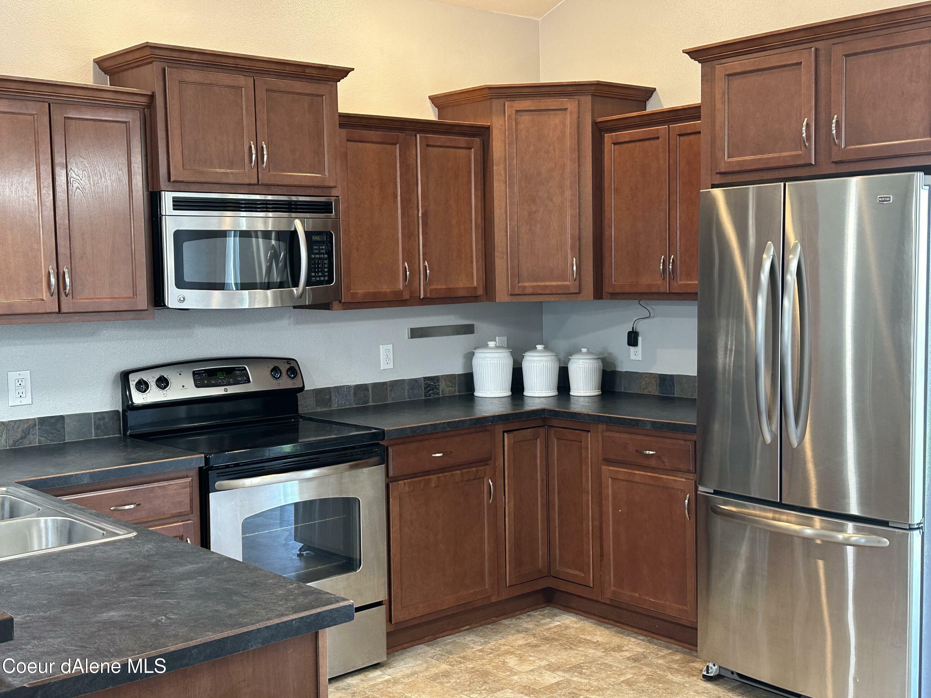 Property Photo: 1387 E Triumph ID 83854