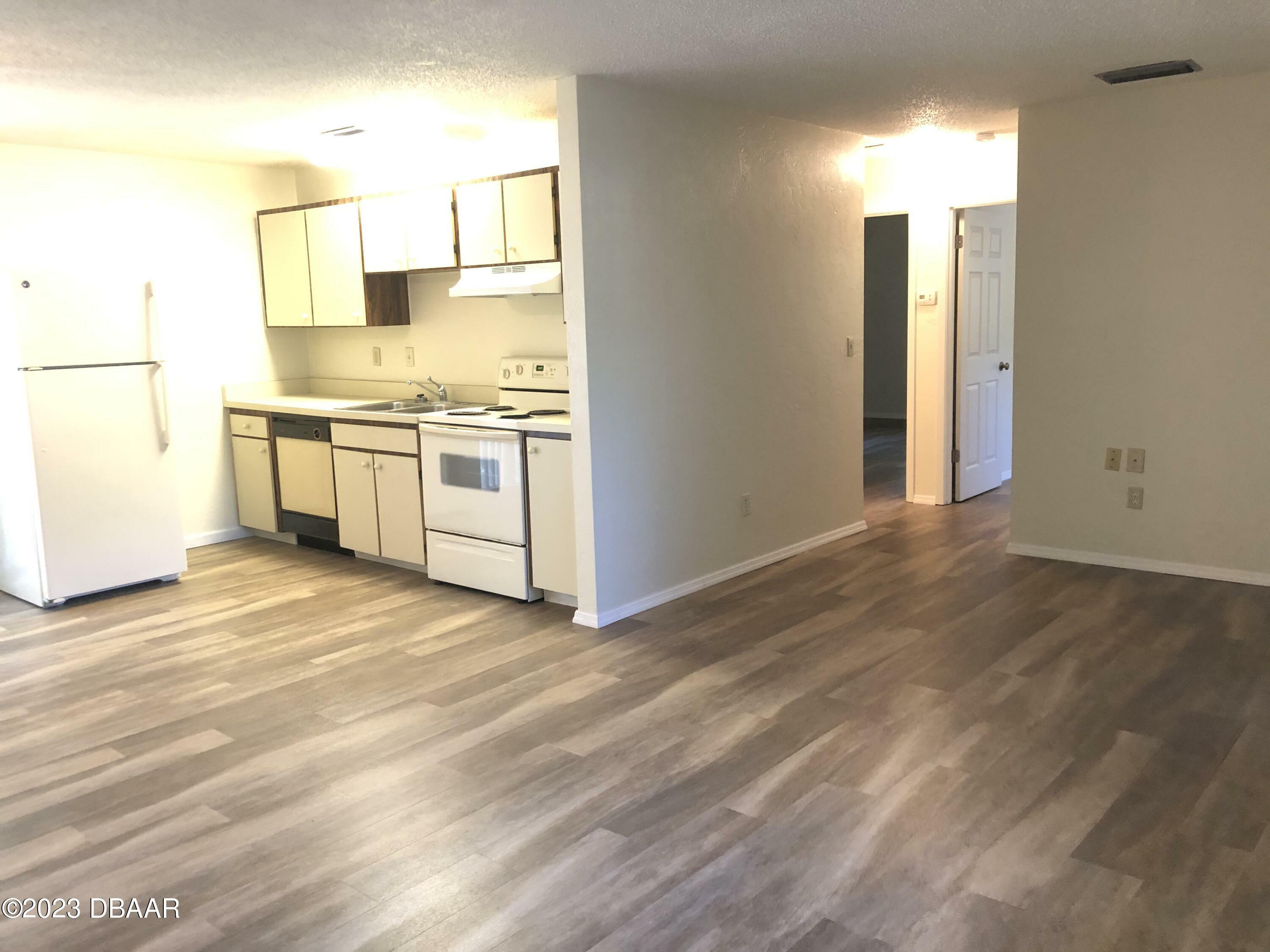 Property Photo: 319 Cavanah Drive C FL 32117