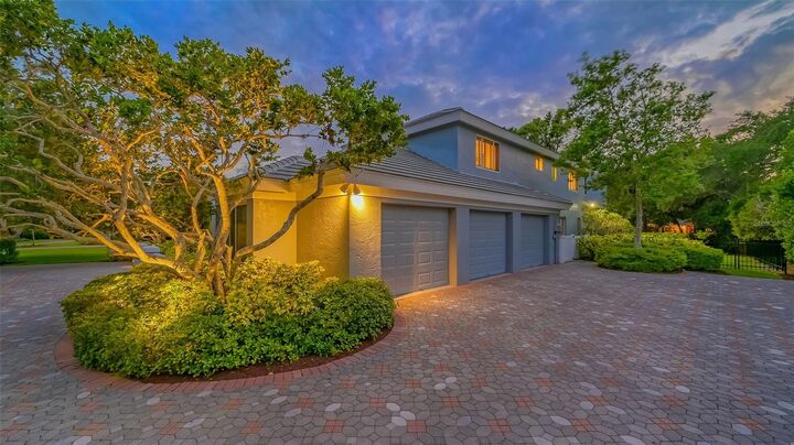 Property Photo:  4816 Peregrine Point Circle W  FL 34231 
