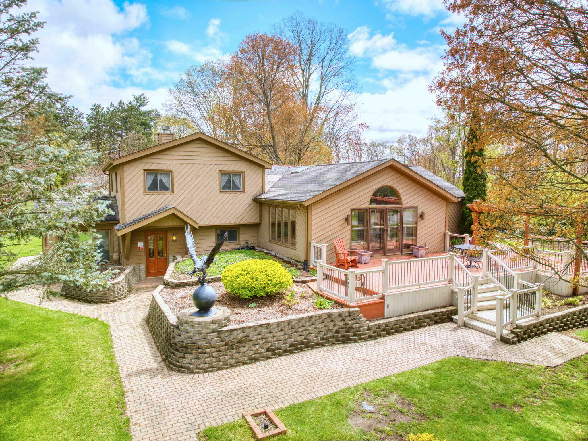 Property Photo: 619 S Wrenwood Avenue MI 49201