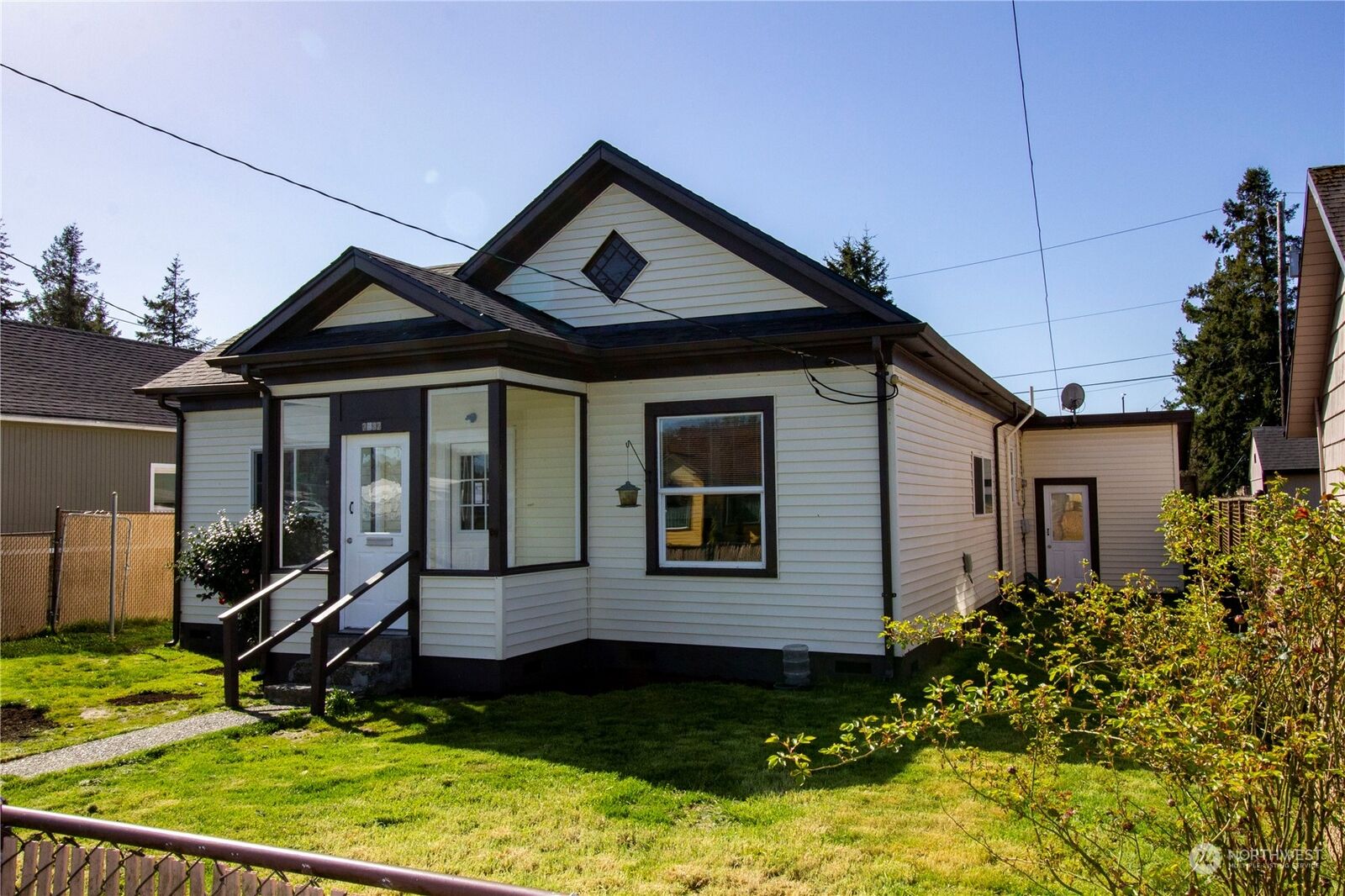 Property Photo: 2832 Pacific Avenue WA 98550