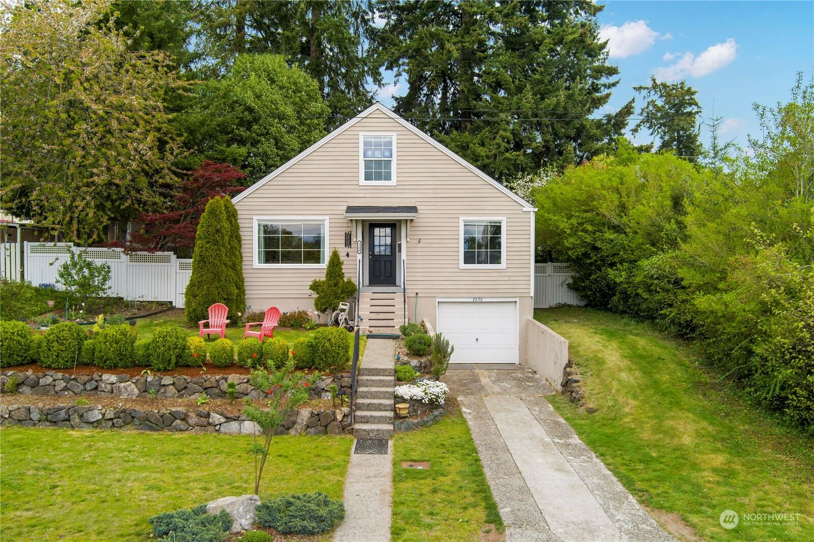 Property Photo:  3230 Herren Avenue  WA 98310 