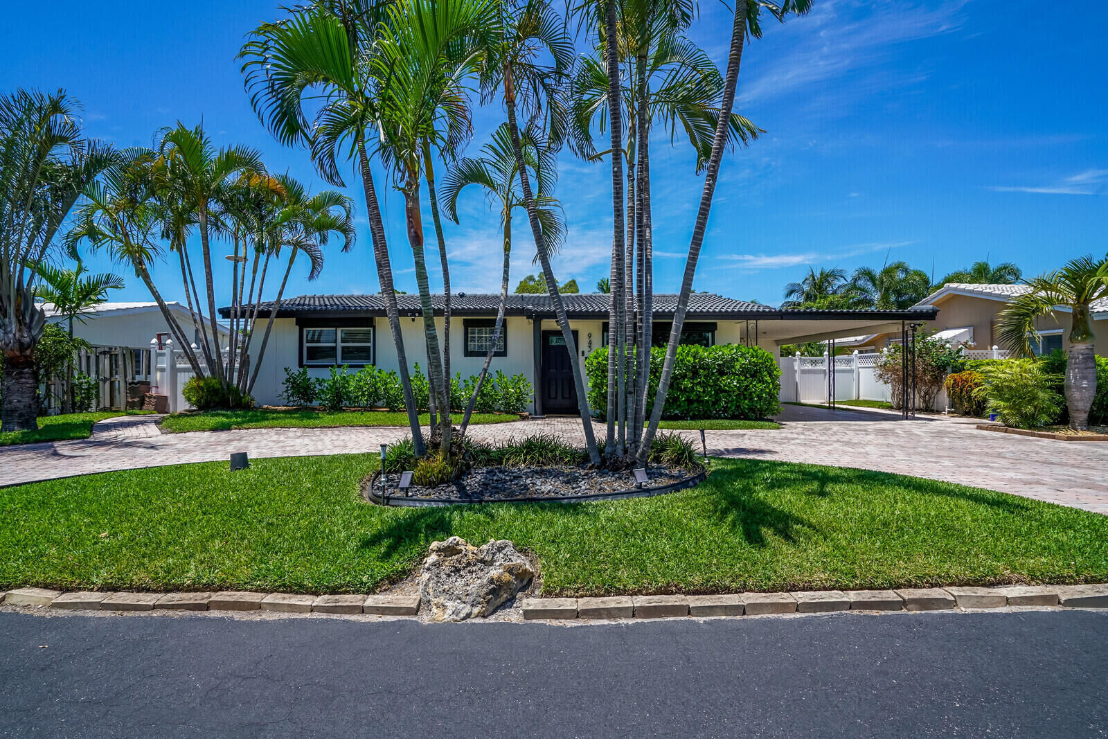 Property Photo:  943 NE 24th Avenue  FL 33062 