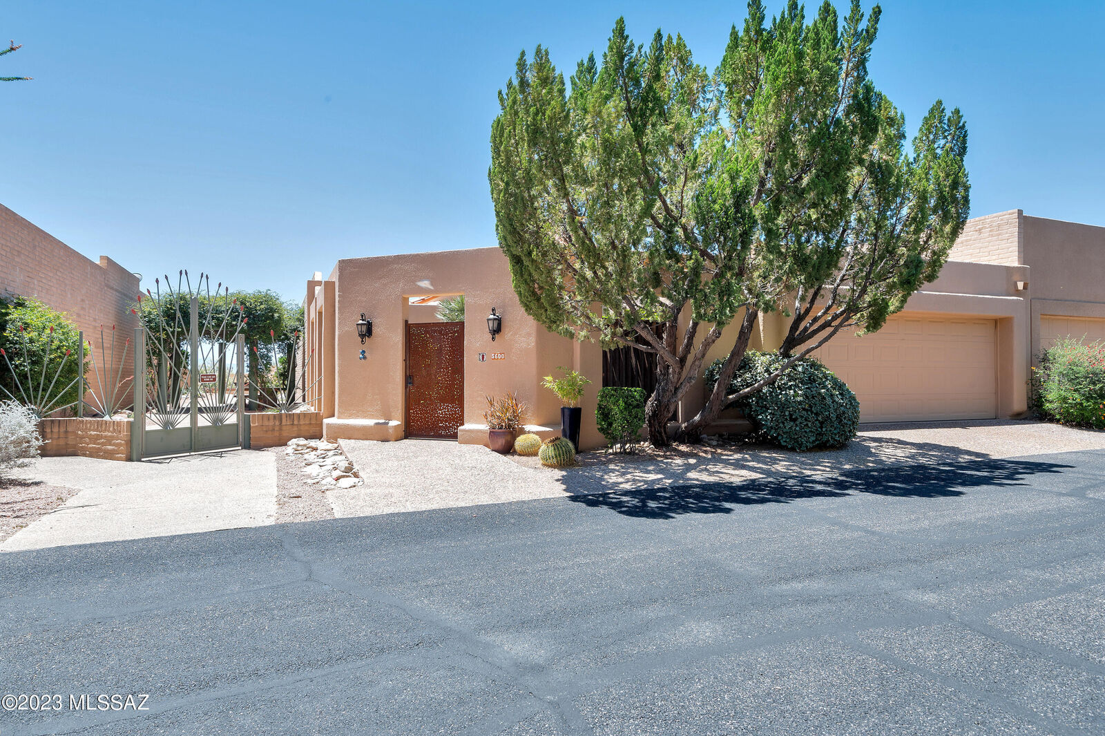 Property Photo:  5600 E Paseo De Manzanillo  AZ 85750 