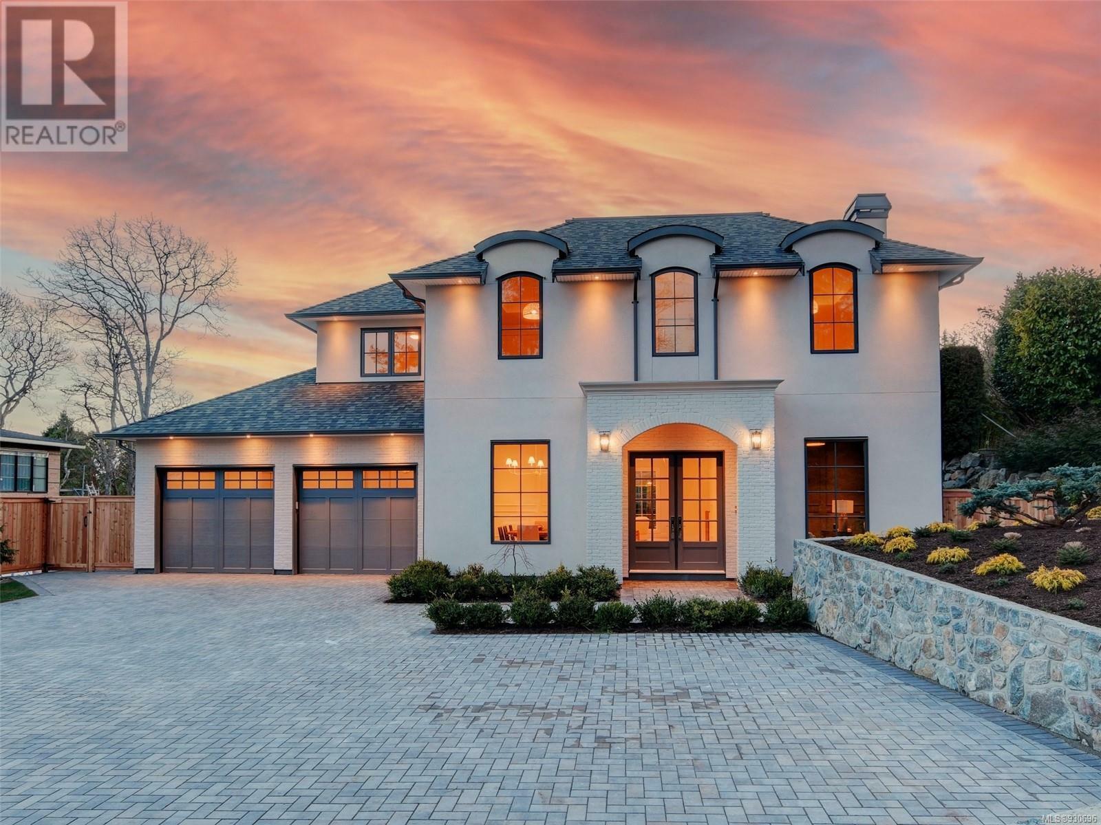 Property Photo:  1721 Oak Shade Lane  BC V8S5L9 