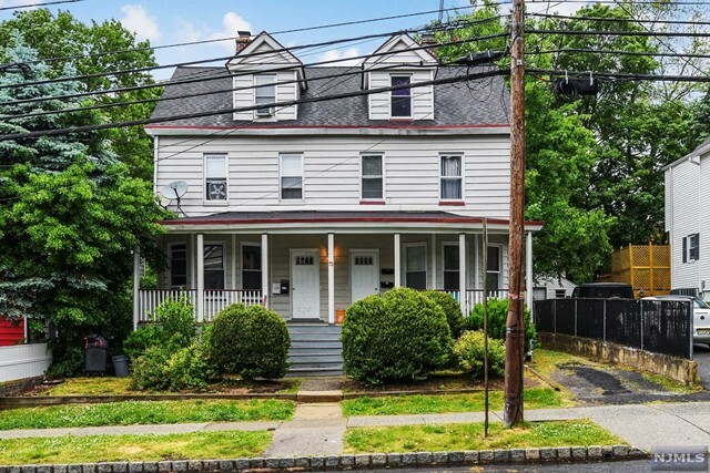 Property Photo:  72 Chestnut Street  NJ 07042 