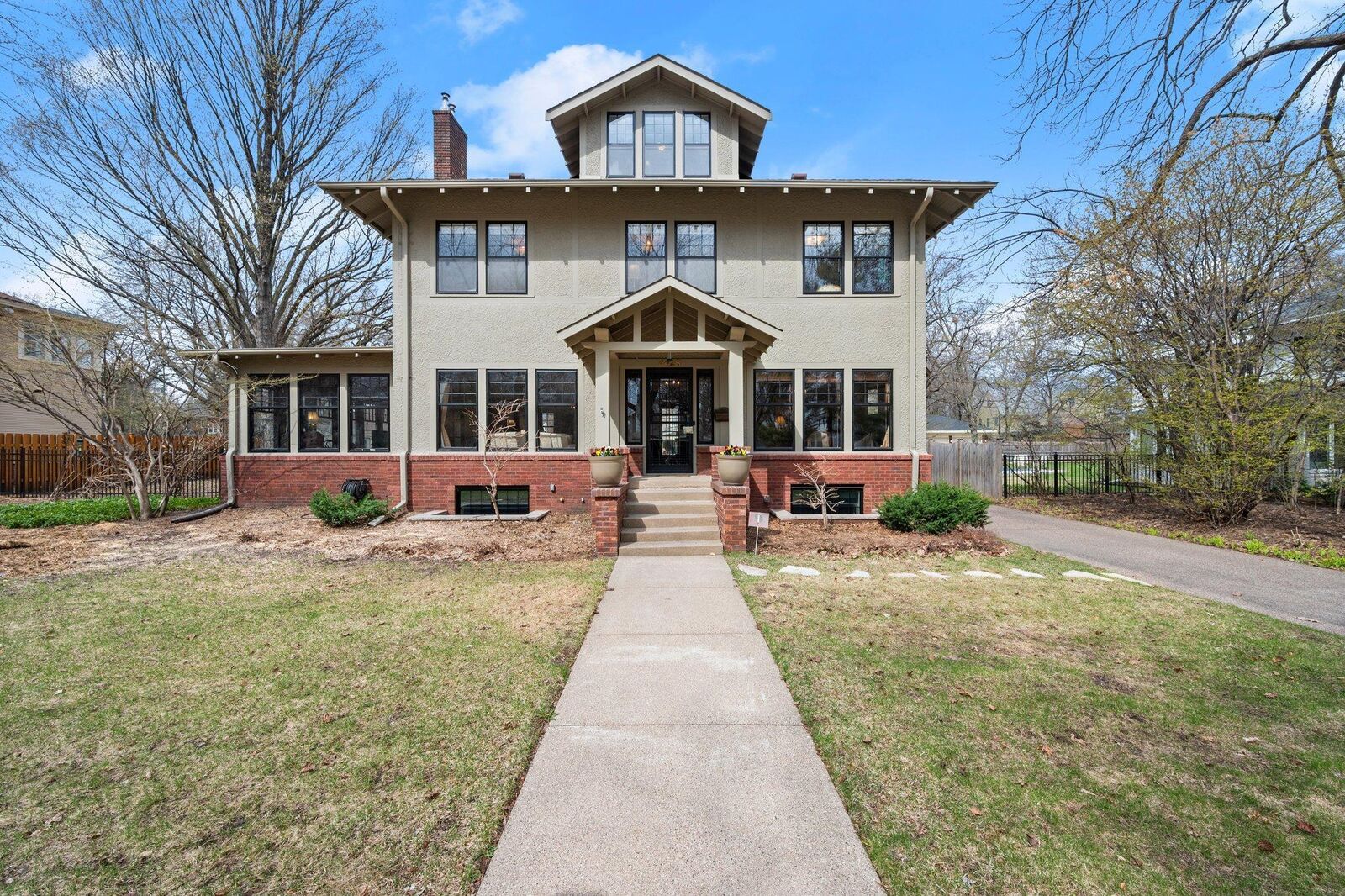 Property Photo: 4428 Dupont Avenue S MN 55419