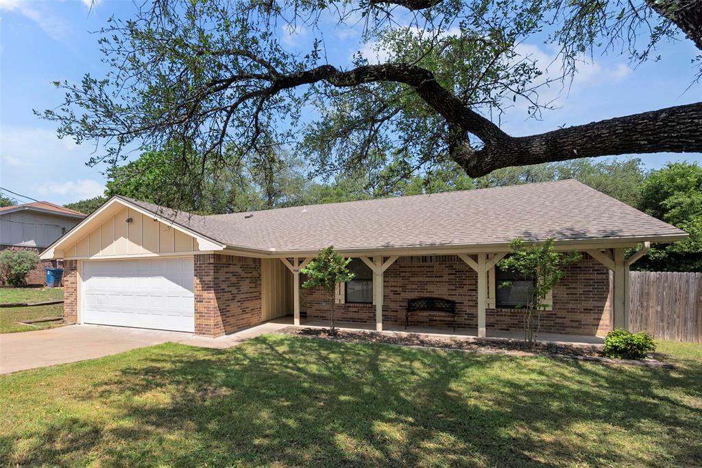 Property Photo:  904 Woodview Drive  TX 76048 