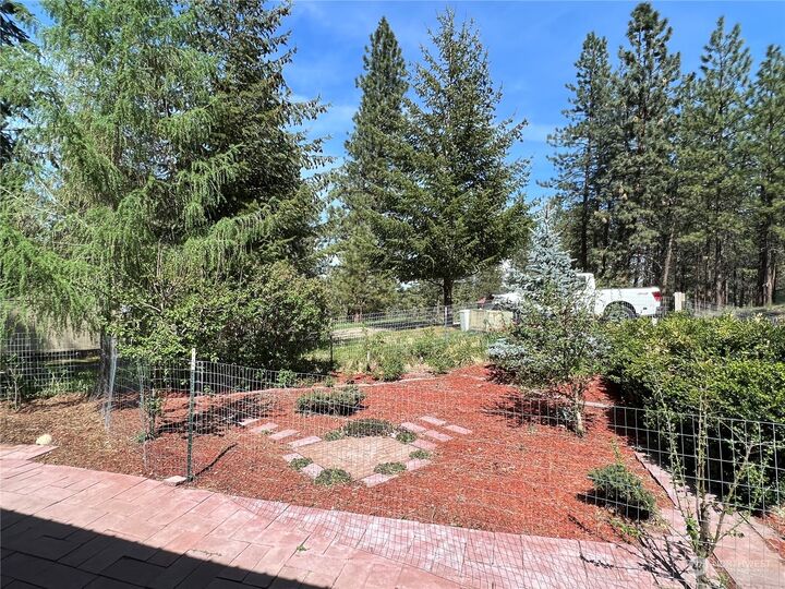 Property Photo: 27 Pinecrest Road WA 98855