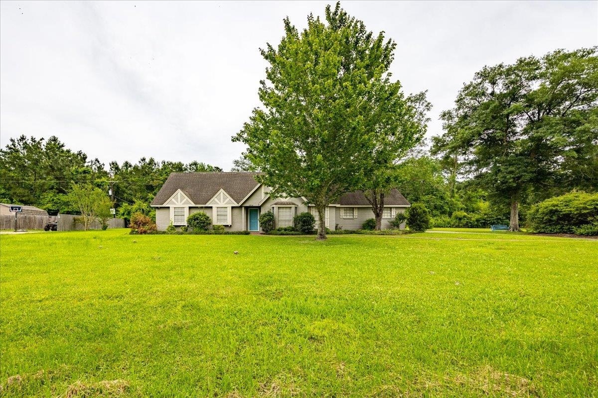 Property Photo: 1514 Longfellow TX 77630