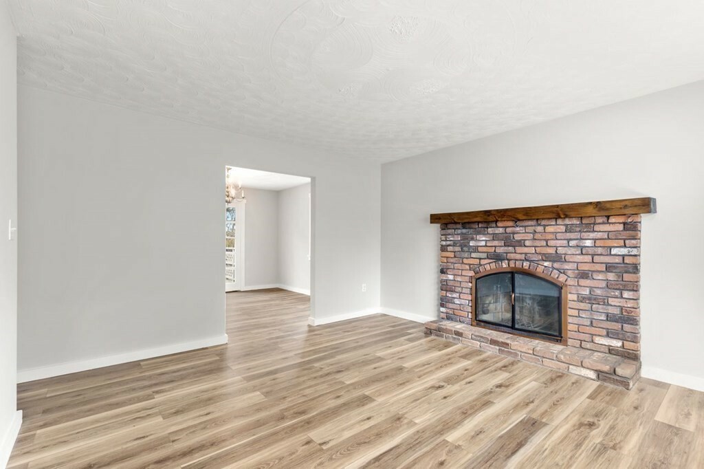 Property Photo: 33 Pine Ridge Dr MA 01540