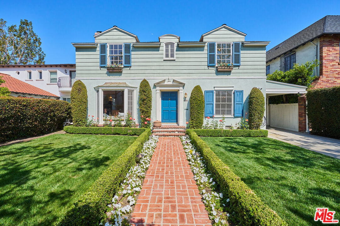 Property Photo:  624  N Highland Ave  CA 90036 