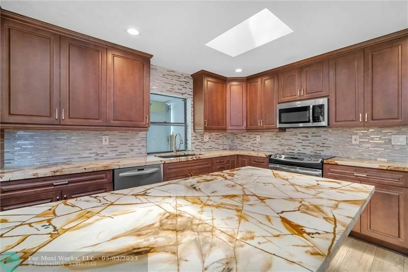 Property Photo: 7667 E Country Club Blvd FL 33487