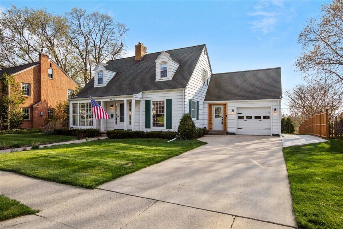 Property Photo:  906 Harvey Ave  WI 53094 