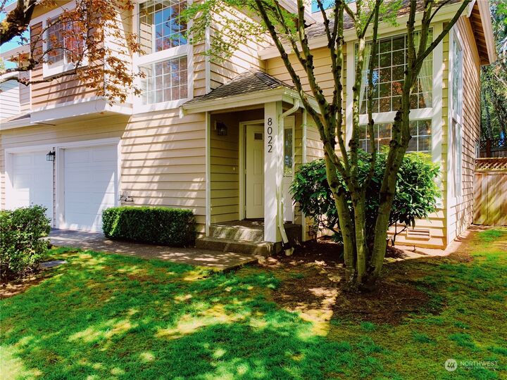 Property Photo: 8022 118th Court NE 5 WA 98033