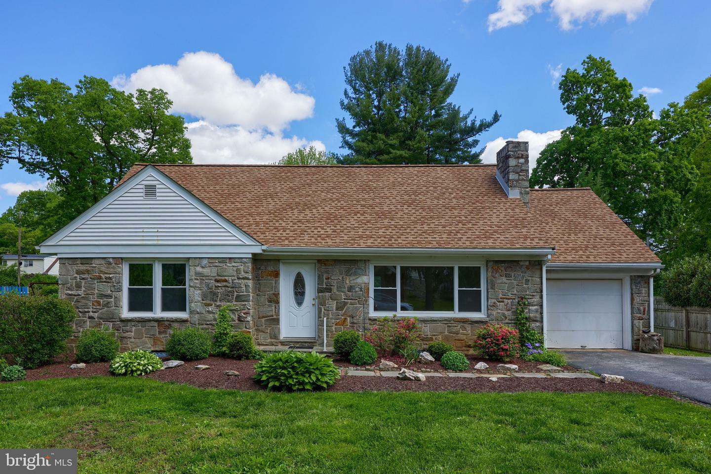 Property Photo: 1978 Pleasant Place PA 17601