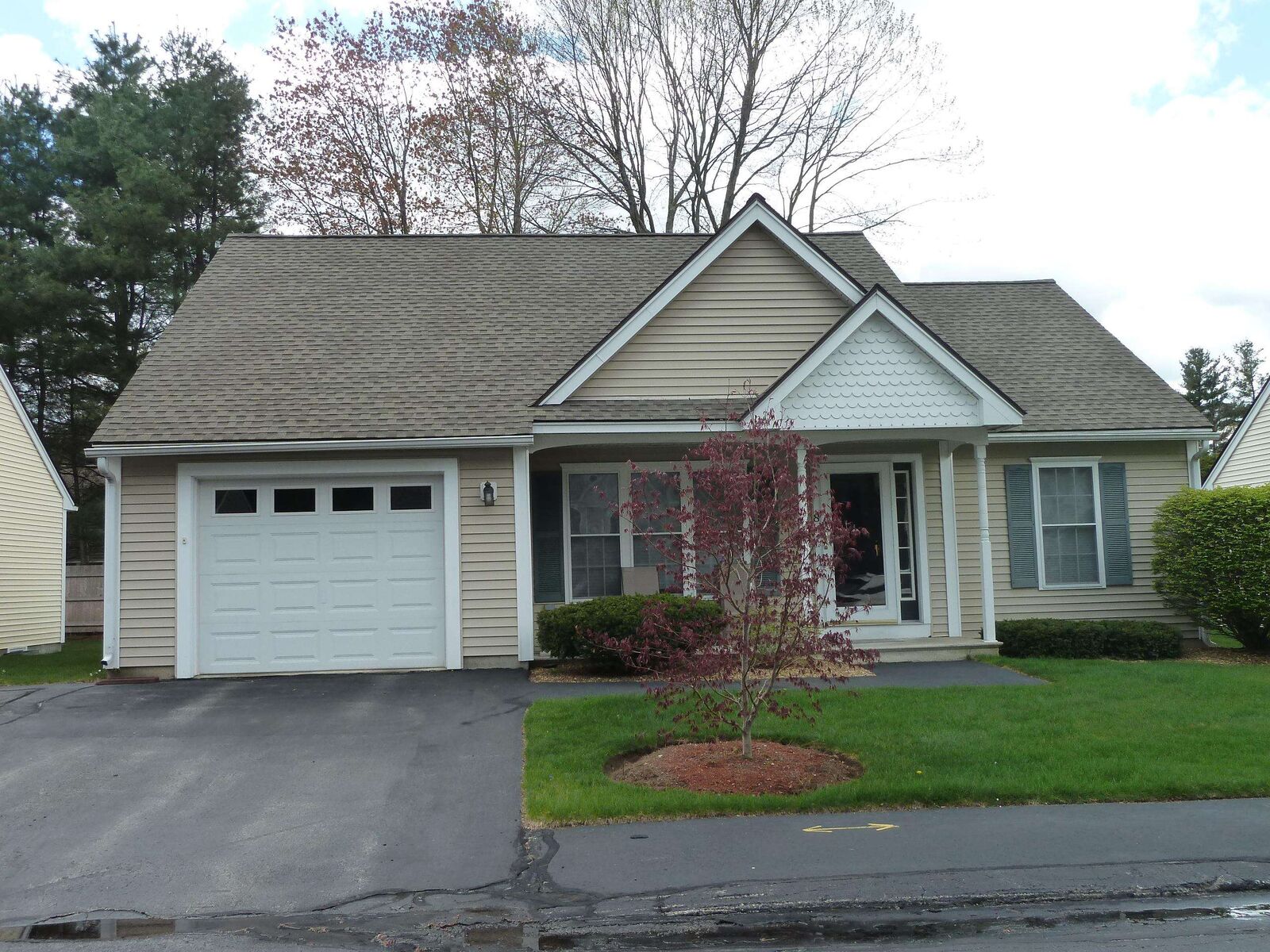 Property Photo: 8 Lexington Court NH 03051