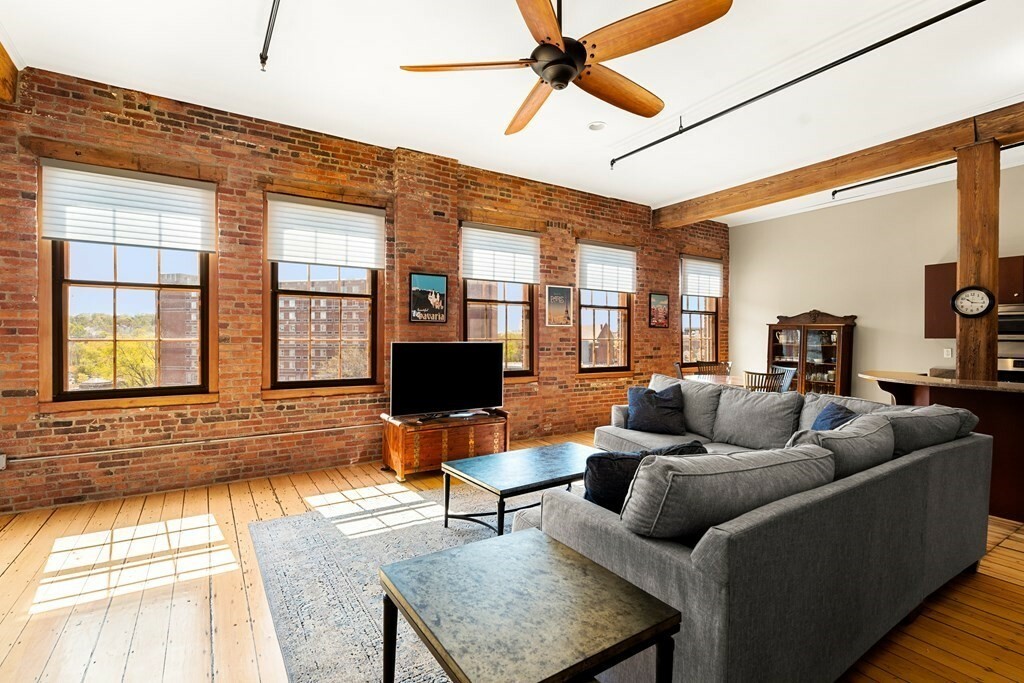 Property Photo: 58 Prescott St 14 MA 01852