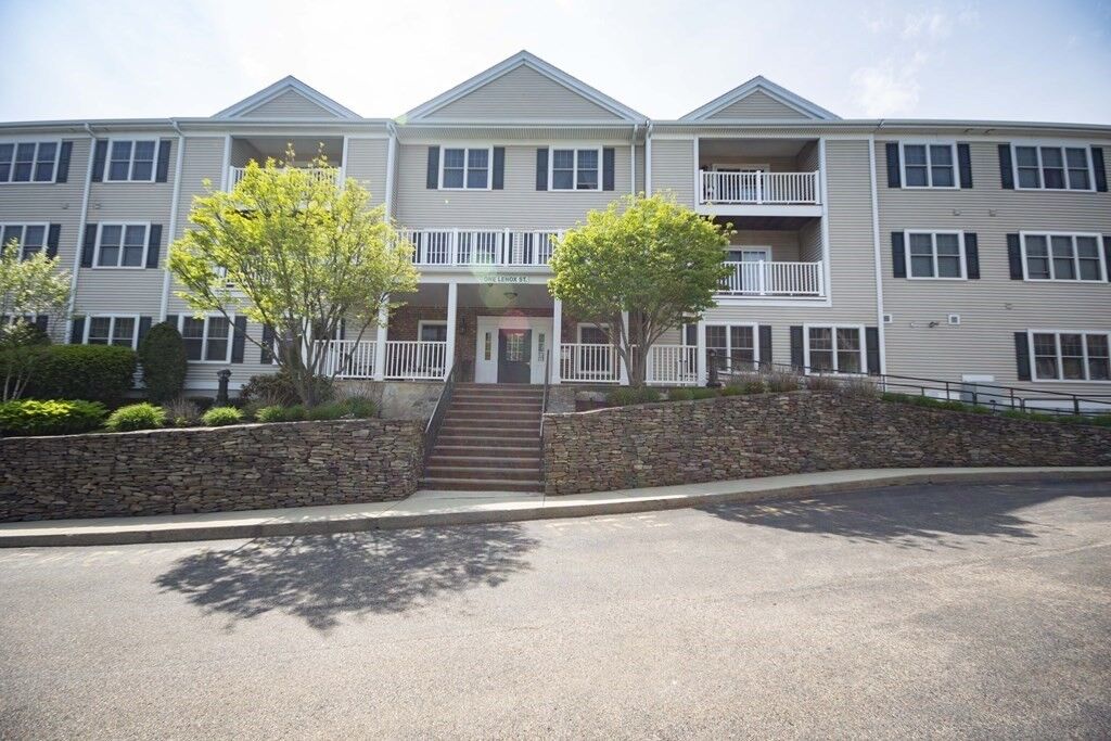Property Photo: 1 Lenox St 102 MA 02062